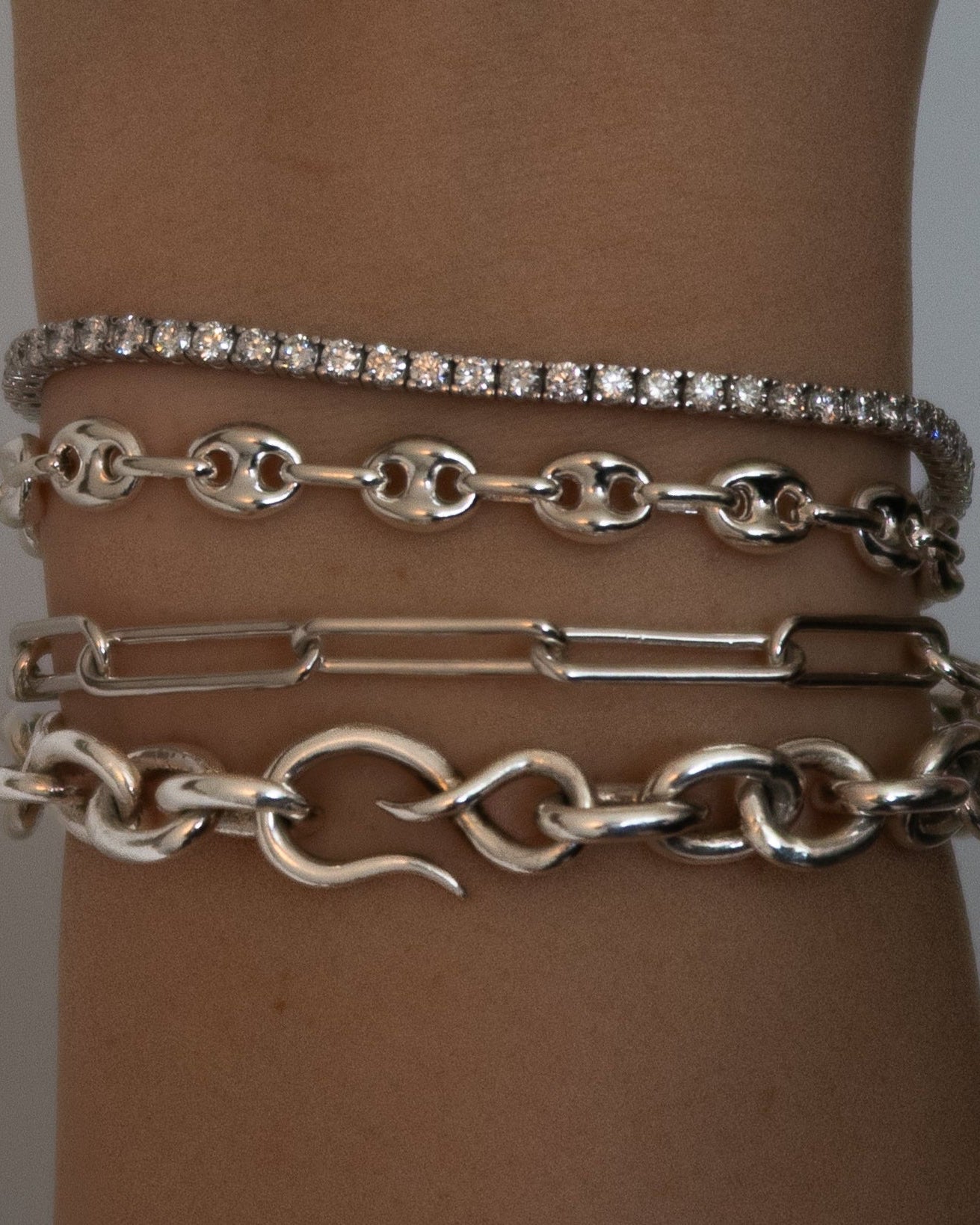 4 prong tennis bracelet with diamonds